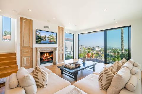 Luxury Apartments in Los Angeles: Discover High-End Living in the City of Angels