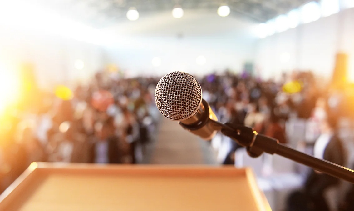 The Ultimate Guide to Public Speaking Classes